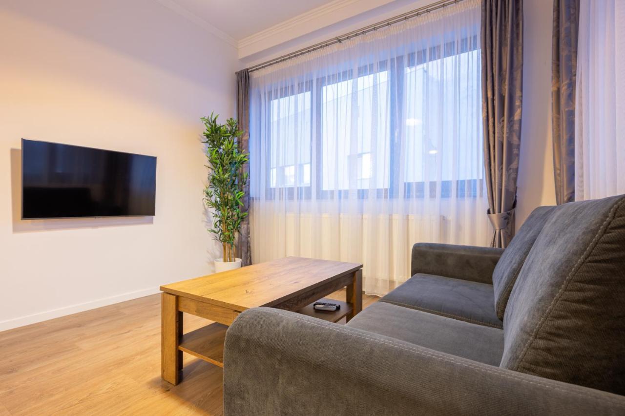 Tei Apartments Oradea Bagian luar foto