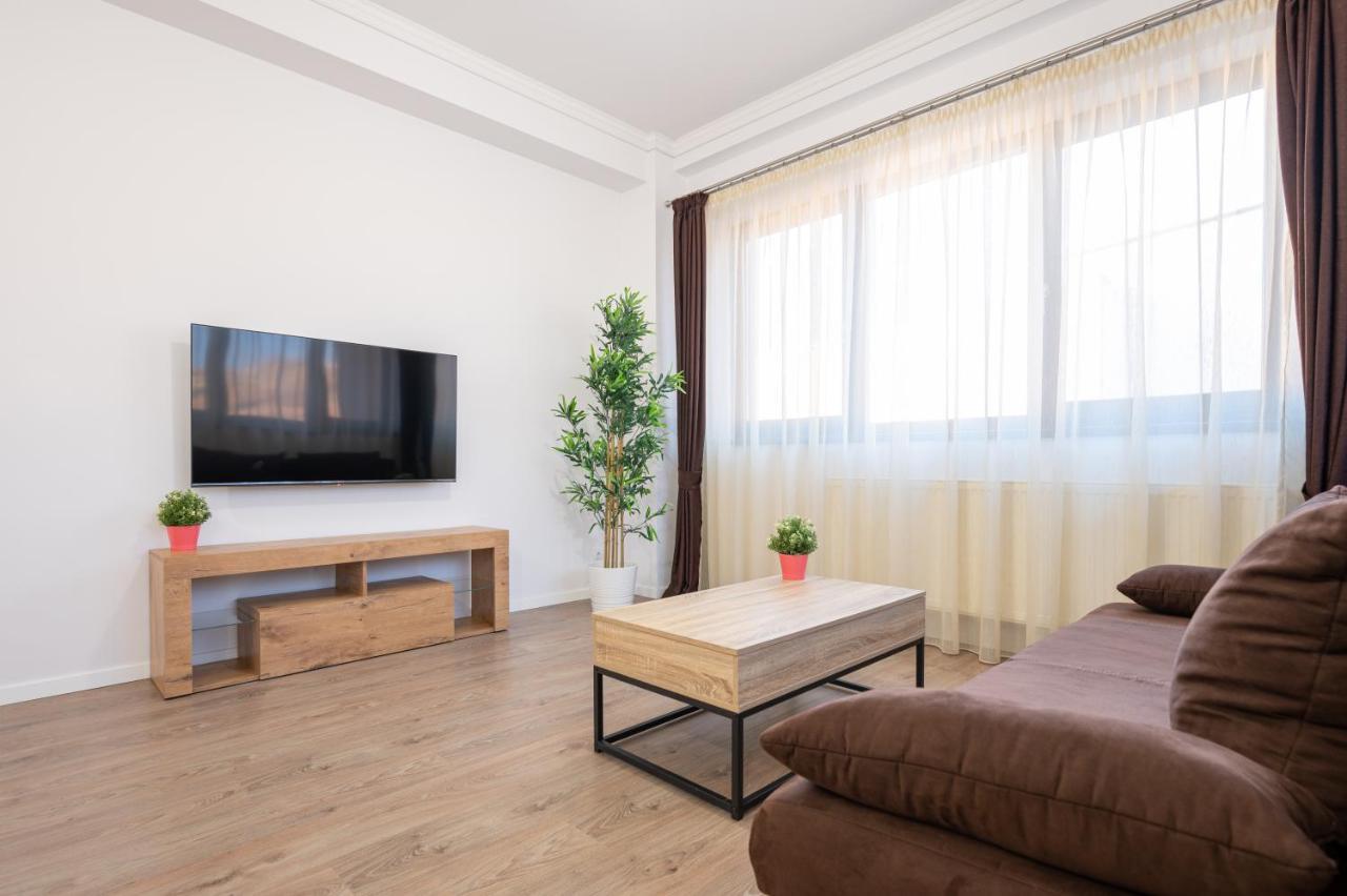 Tei Apartments Oradea Bagian luar foto