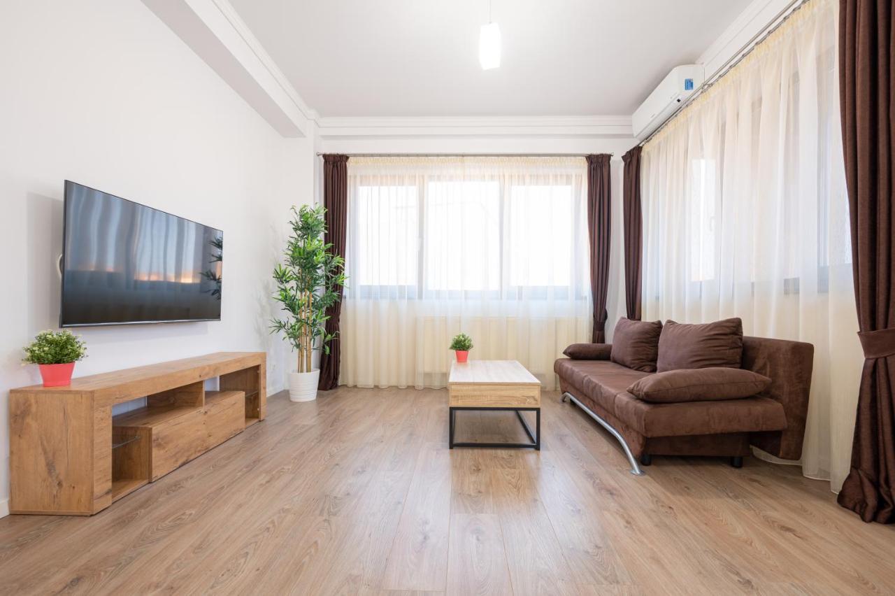 Tei Apartments Oradea Bagian luar foto