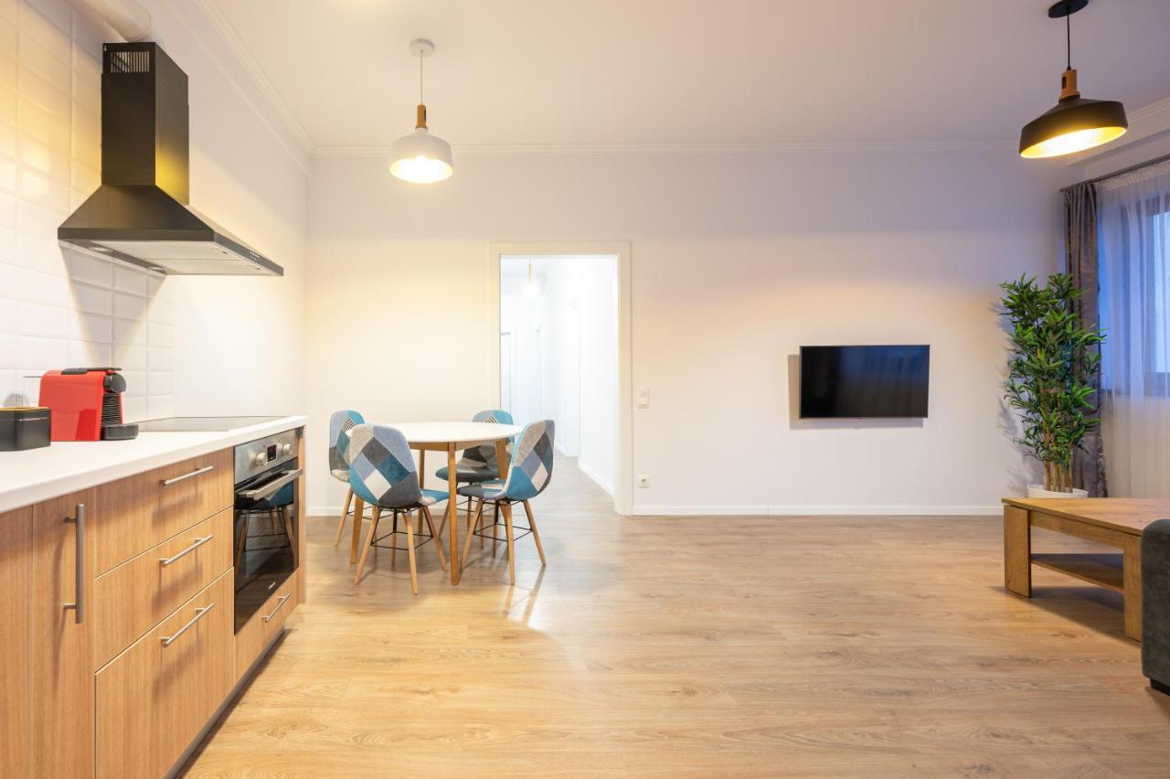 Tei Apartments Oradea Bagian luar foto