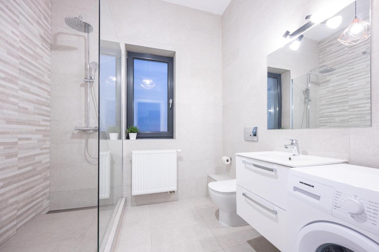 Tei Apartments Oradea Bagian luar foto