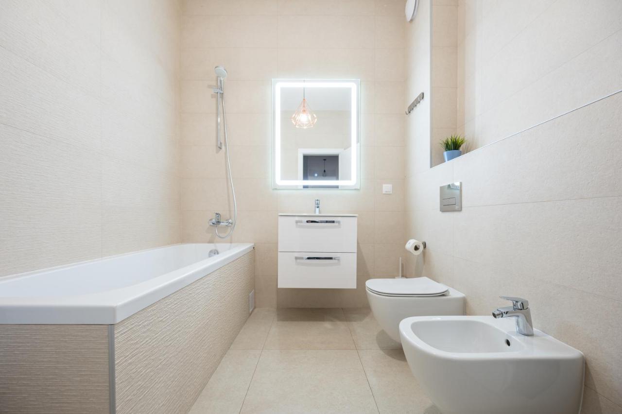 Tei Apartments Oradea Bagian luar foto