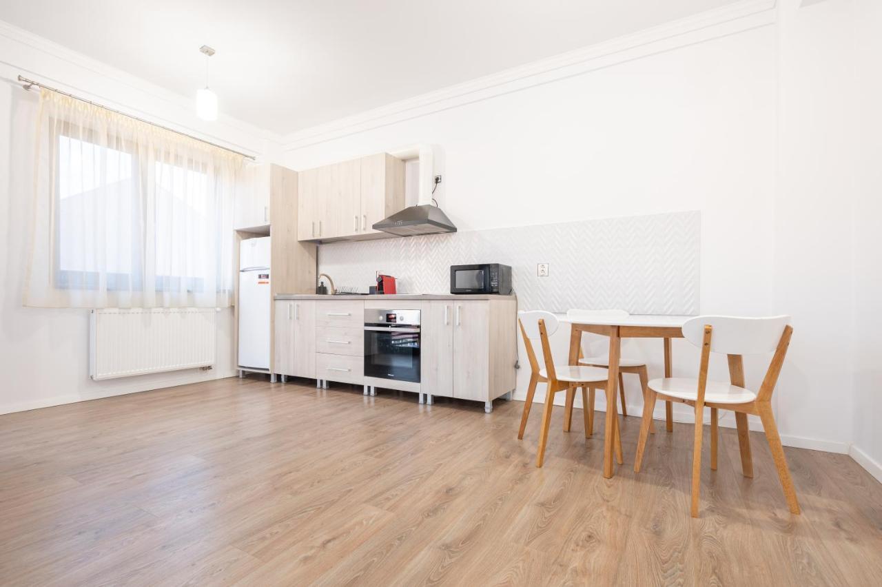 Tei Apartments Oradea Bagian luar foto