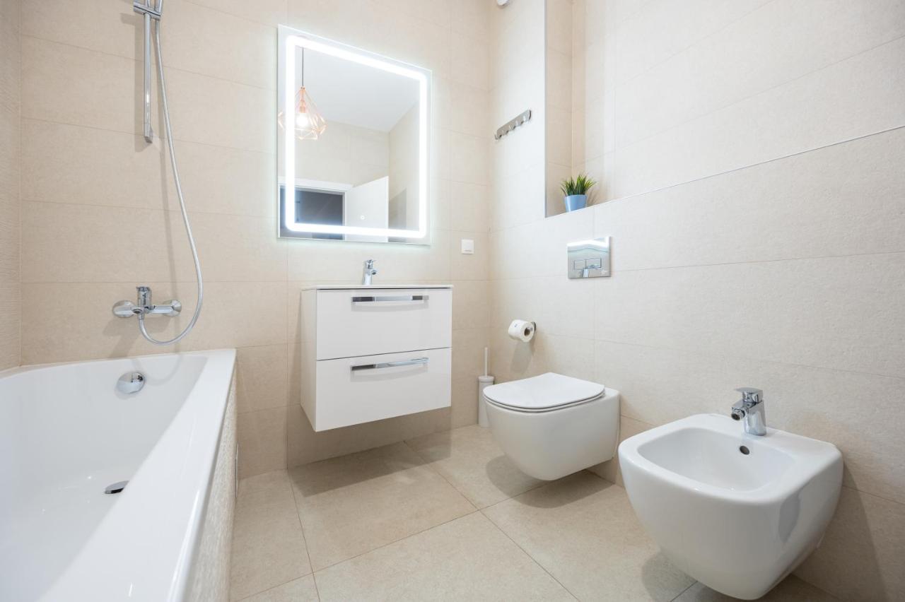 Tei Apartments Oradea Bagian luar foto